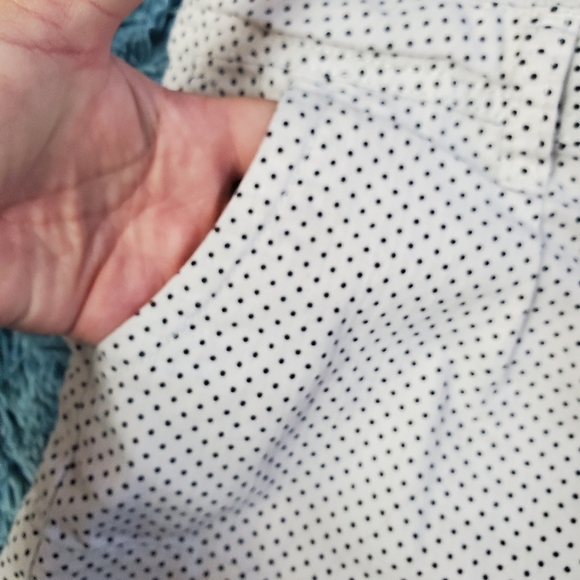 AMERICAN RAG~ WHITE & BLACK POLKA DOTTED SHORTS! - Picture 4 of 10